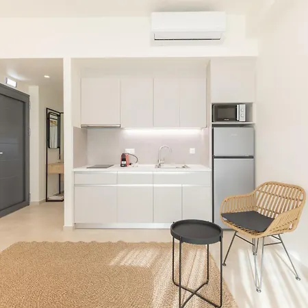 Nostos Aparthotel 4*